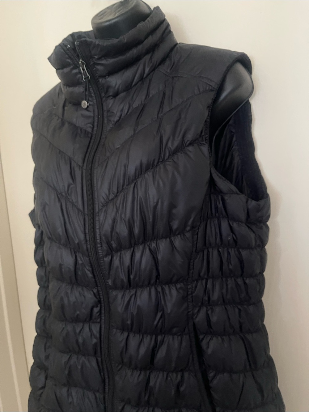 Athleta Black Quilted Puffer Vest with High Collar - Picture 2 of 5
